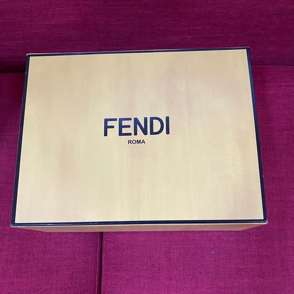 FENDI 💯Authentic - Picture 6 of 10
